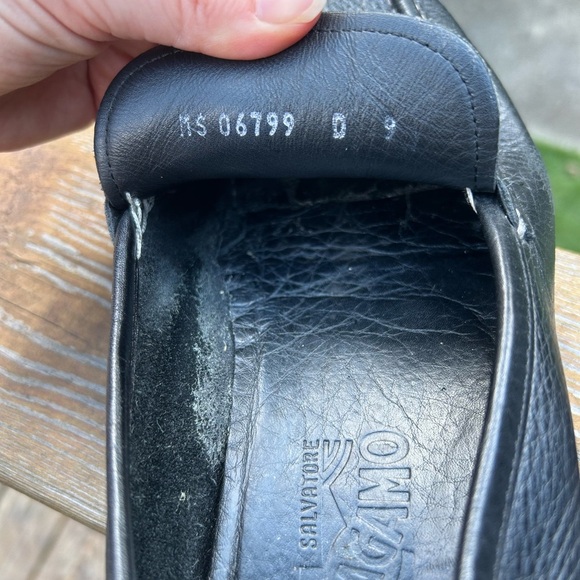 SALVATORE FERRAGAMO "MAGNIFICO" Black Leather Loafers Size 9 D - Picture 8 of 8